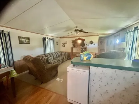 204 N 4th Street Seadrift TX 77983
