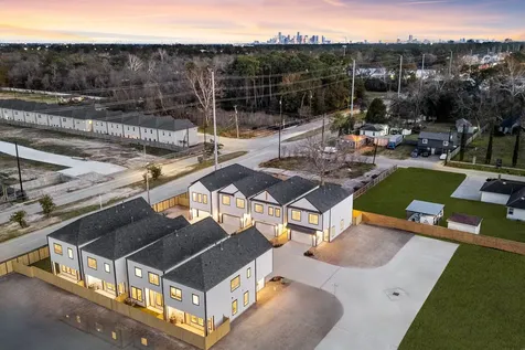5915 Wheatley Hollow Lane Houston TX 77091