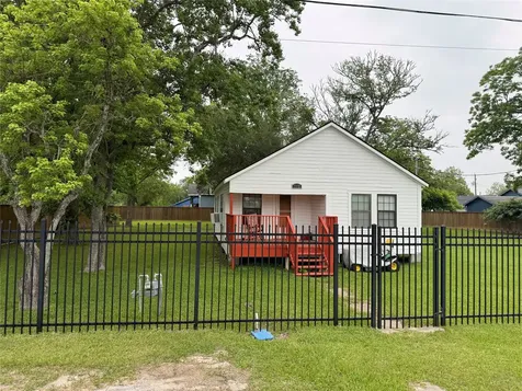 7110 Highway 6 Hitchcock TX 77563