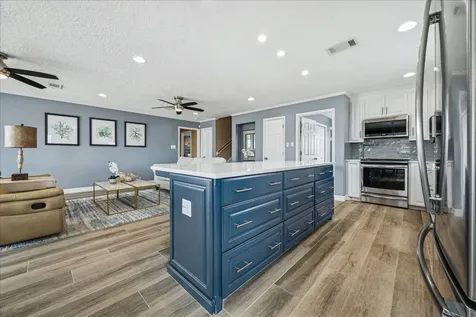 1815 Tiki Drive Tiki Island TX 77554
