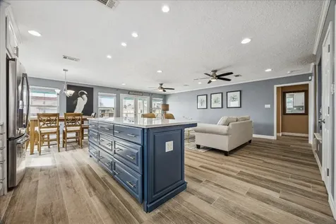 1815 Tiki Drive Tiki Island TX 77554