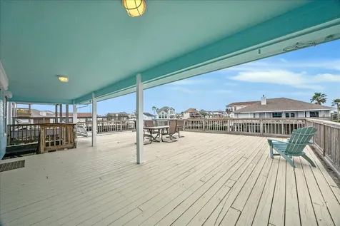 1815 Tiki Drive Tiki Island TX 77554