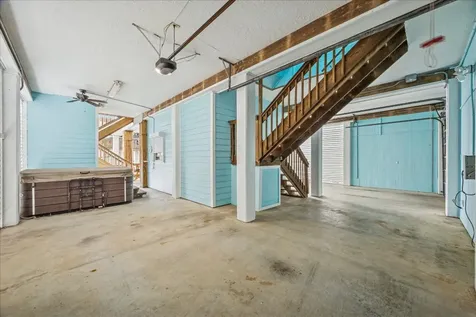 1815 Tiki Drive Tiki Island TX 77554