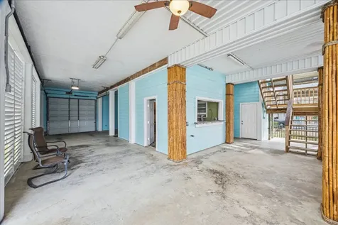 1815 Tiki Drive Tiki Island TX 77554