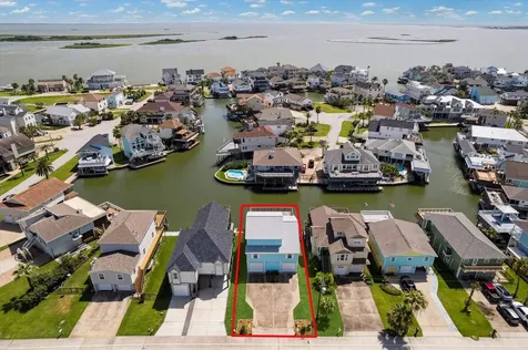 1815 Tiki Drive Tiki Island TX 77554