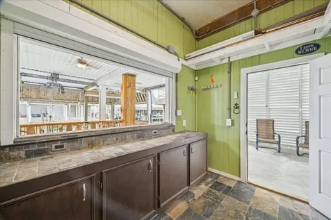 1815 Tiki Drive Tiki Island TX 77554
