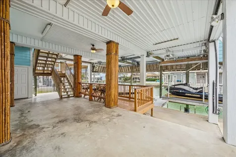1815 Tiki Drive Tiki Island TX 77554