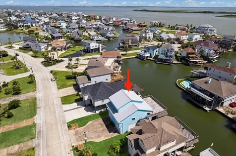1815 Tiki Drive Tiki Island TX 77554