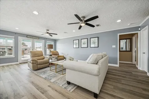 1815 Tiki Drive Tiki Island TX 77554