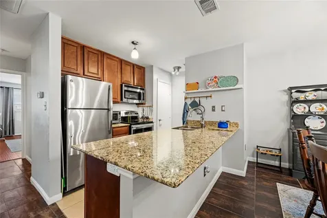 5343 Richmond Avenue 30 Houston TX 77056