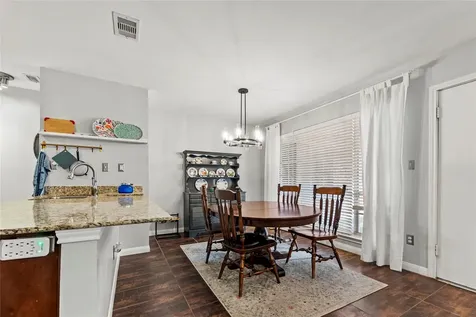 5343 Richmond Avenue 30 Houston TX 77056