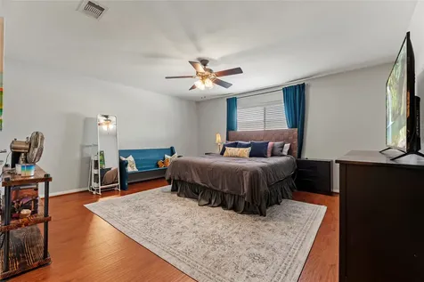 5343 Richmond Avenue 30 Houston TX 77056