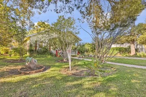 200 E Linney Street 202 Dayton TX 77535
