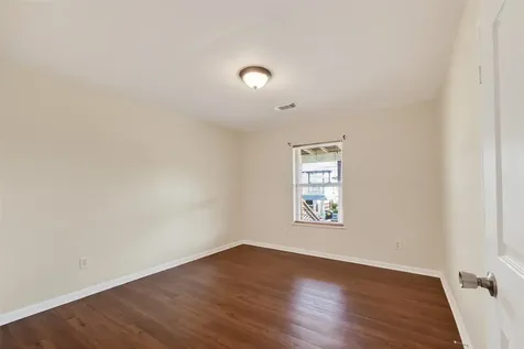 11 Highland Drive Hitchcock TX 77563