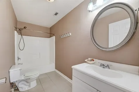 11 Highland Drive Hitchcock TX 77563