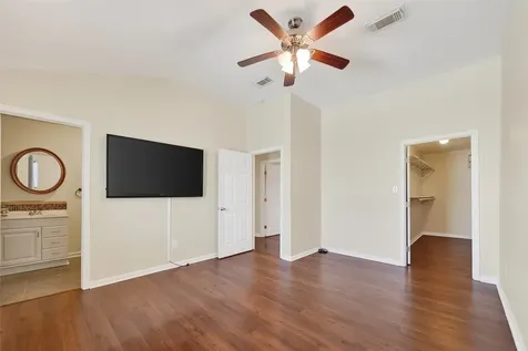 11 Highland Drive Hitchcock TX 77563