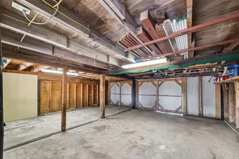 11 Highland Drive Hitchcock TX 77563