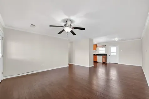 11 Highland Drive Hitchcock TX 77563