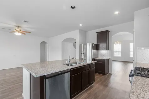 13622 Giant Panda Bear Avenue Crosby TX 77532