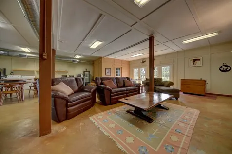 2003 Oakridge Road Weimar TX 78962