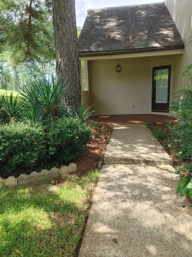 21 April Hill Conroe TX 77356
