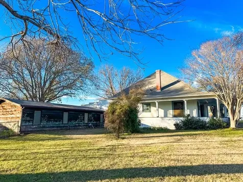 221 N Mount Street Fairfield TX 75840