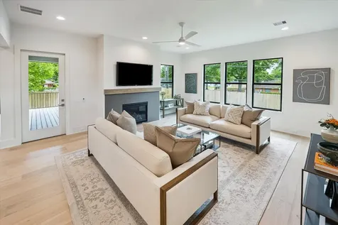 2203 Cheshire Lane Houston TX 77018