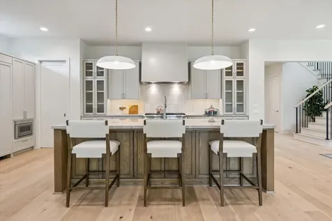 2203 Cheshire Lane Houston TX 77018