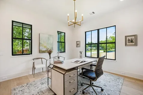 2203 Cheshire Lane Houston TX 77018