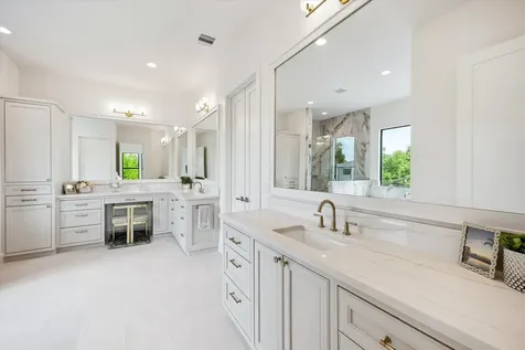 2203 Cheshire Lane Houston TX 77018