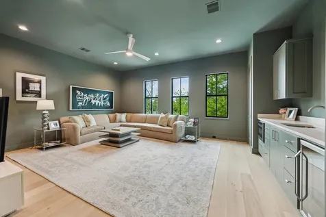 2203 Cheshire Lane Houston TX 77018