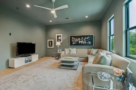 2203 Cheshire Lane Houston TX 77018