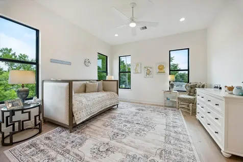 2203 Cheshire Lane Houston TX 77018