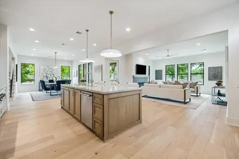 2203 Cheshire Lane Houston TX 77018