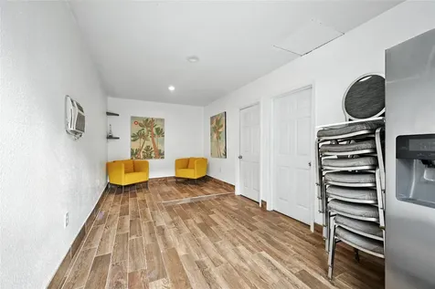 319 Shady Glade Drive Houston TX 77090