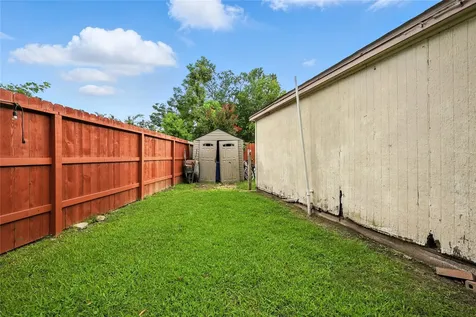 319 Shady Glade Drive Houston TX 77090