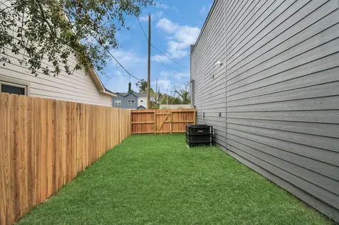 9315 Ashville Drive B Houston TX 77051