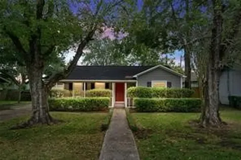 1110 Woods Drive Liberty TX 77575