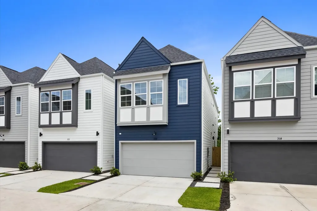 326 Neyland Street Houston TX 77022