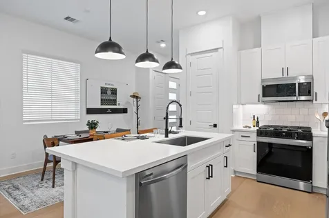 326 Neyland Street Houston TX 77022