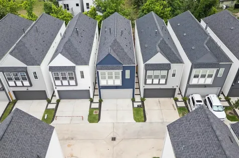 326 Neyland Street Houston TX 77022