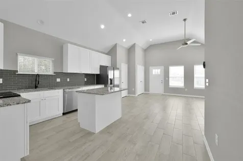 16732 E Juneau Montgomery TX 77316