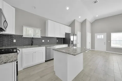 16732 E Juneau Montgomery TX 77316