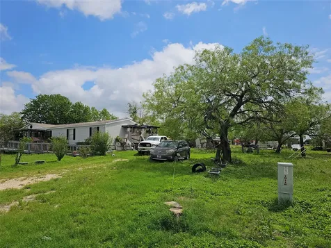 16 Still Meadow Cove Dale TX 78616