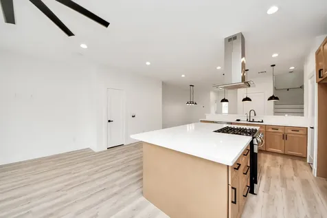 2711 Delano Street Houston TX 77004