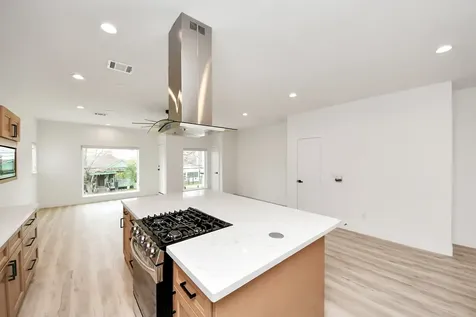 2711 Delano Street Houston TX 77004