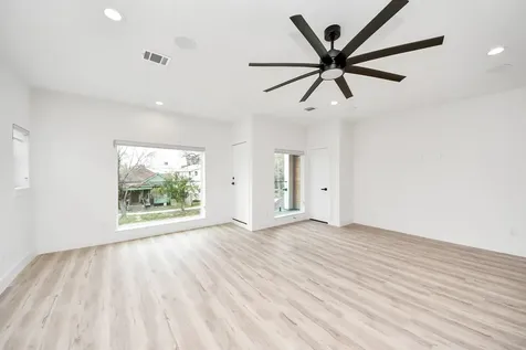 2711 Delano Street Houston TX 77004