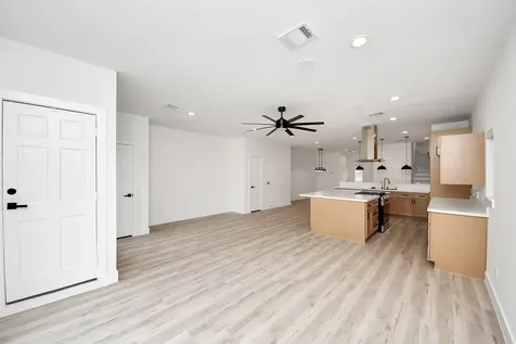 2711 Delano Street Houston TX 77004