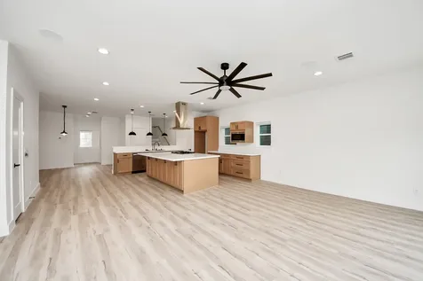 2711 Delano Street Houston TX 77004