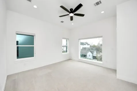 2711 Delano Street Houston TX 77004
